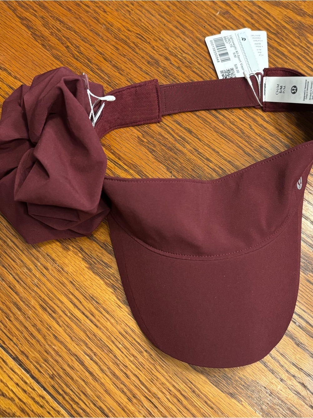 Lululemon Lightweight All-sport visor Small/ Medium Burgandy Bay NWT w/scrunchy